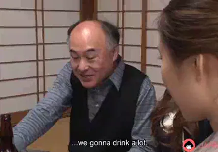 Toutes les adolescentes internes au lit de bronzage avec des corps chauds sont chargées dans le cul par leurs grosses bites, puis elles sont baisées dur dans leur chatte serrée et soufflent une charge de sperme au plus profond delles.