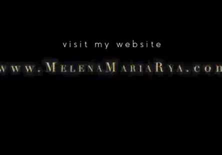 Modèle de cams fraîche et courbée qui est aussi chaude comme lenfer.