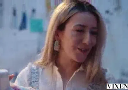 Cette jeune fille sexy est prête à senvoyer en lair avec une bite dure comme aucune autre.