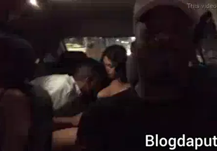 Des filles sales, transpirantes, tatouées avec de gros seins qui se balancent un louisville slugger comme si cétait leur travail.