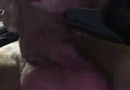 Rachel starr se fait défoncer la chatte par une grosse bite bien dure.