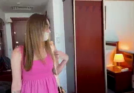 Voici un cas classique de concours de mesure de la bite.