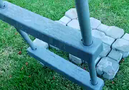 Je la baise si fort quelle gicle comme une putain de lance à incendie