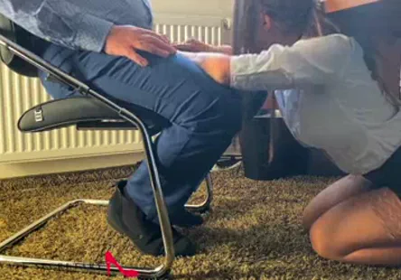 Les vrais jeunes du vrai groupe senvoient en lair entre eux.